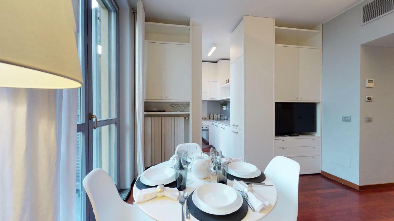 Design Apartment Near Duomo Square Μιλάνο Εξωτερικό φωτογραφία